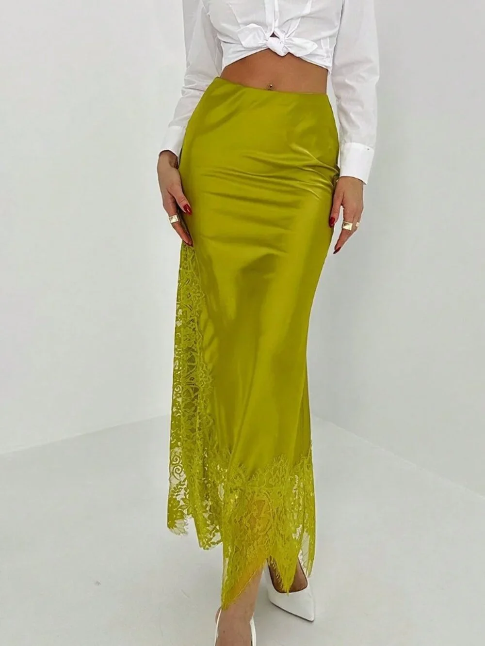 Green Chic Women's Midi Skirt with Lace Trim Side Slit - Picture 6 of 9